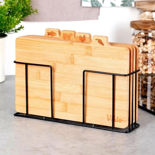 Stabilný kovový stojan šetrí miesto