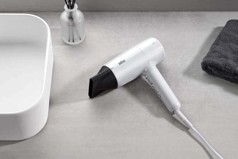 Sklopná rukoväť pre ľahké cestovanie