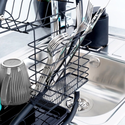 Praktické držiaky a košík na príbory