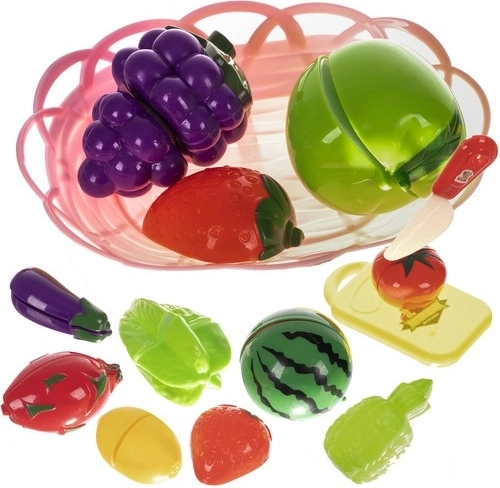 Sada ovocia a zeleniny na krájanie v košíku s doskou a nožom