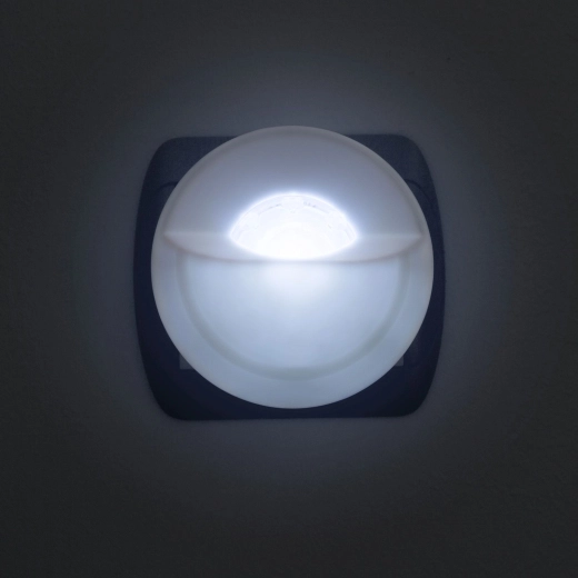 LED nočné svetlo Phenom so svetelným senzorom