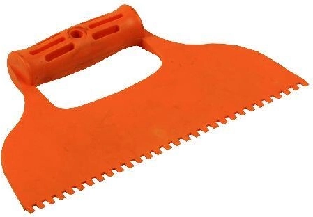 Plastová stierka so zubami 4 × 6 mm