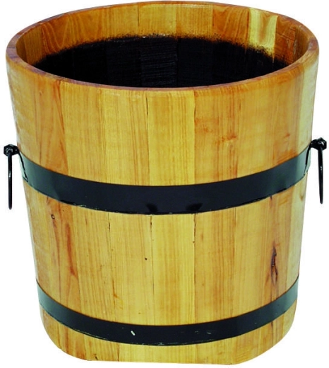 Drevený kvetináč s kovovými obručami 40 × 50 cm