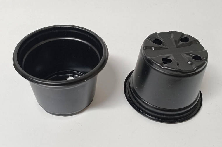 Ľahčené okrúhle kvetináče 9,5 cm – sada 10 ks, čierne