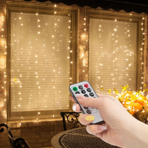Svetelná záclona so 100 teplými bielymi LED diódami a diaľkovým ovládaním