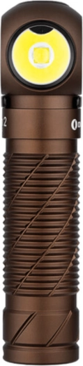 Olight Perun 2 Desert Tan – kompaktná pravouhlá baterka 2500 lm s nabíjacou batériou 21700