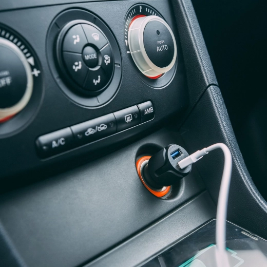 Adaptér do autozapaľovača s 2 portami USB, 2,4 A, čierny