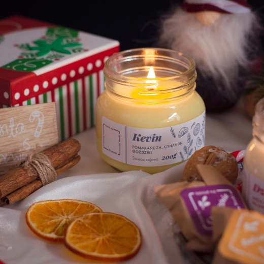 Prémiová vonná sviečka - Kevin / Poľský výrobok