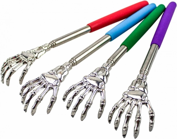 Teleskopické škrabadlo na chrbát