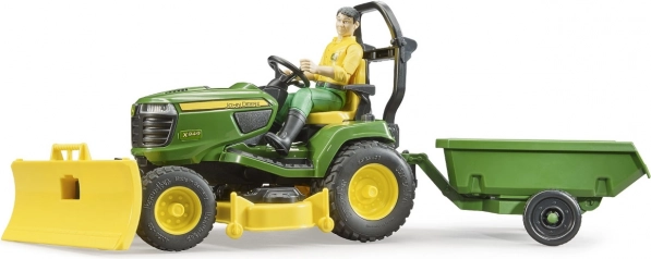 Záhradný traktor JOHN DEERE X949 s figúrkou záhradníka BRUDER