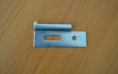 Záves k rektifikačnej tyči na zavesenie kuchynskej linky v tvare L, oceľ