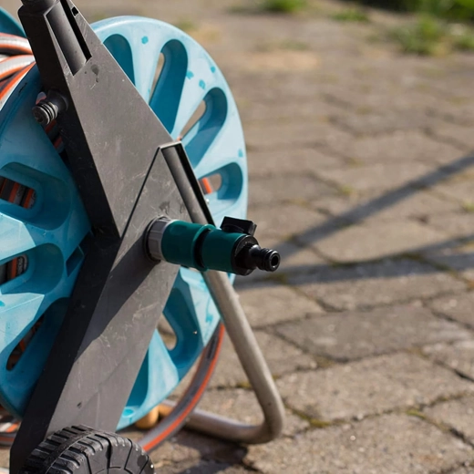 Rýchlospojka na záhradnú hadicu s uzatváracím ventilom