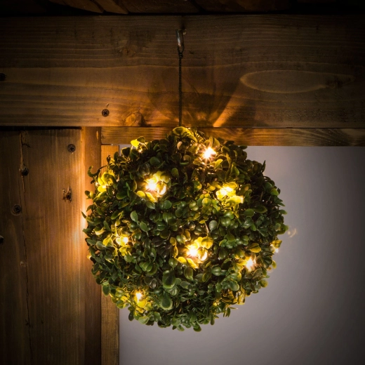 Závesný solárny buxus s 20 teplými bielymi LED, 25 cm