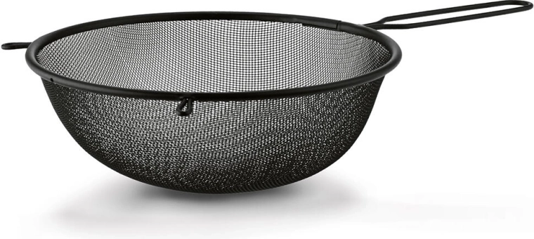 Čierny kovový cedník s rukoväťou 23 cm