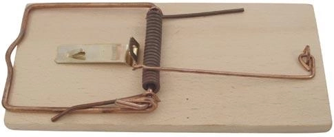 Drevená pasca na krysy s bezpečnostným držiakom návnady