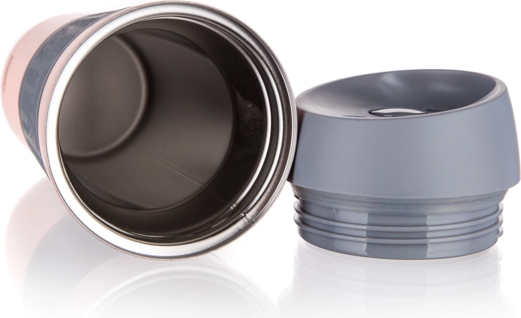 Dvojstenná izolácia pre teplé aj studené nápoje