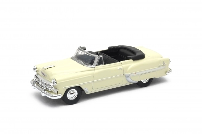 Model auta Chevrolet Bel Air 1953 krémový