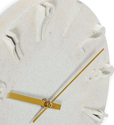 3D číslice a zlaté ručičky