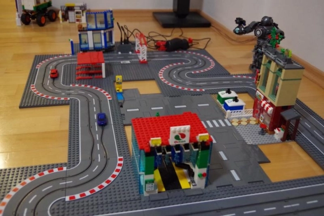 Autodráha pre deti kompatibilná so stavebnicou