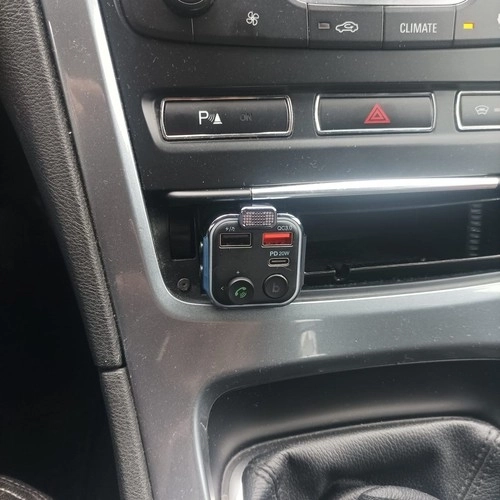 Bluetooth FM Transmiter s Nabíjačkou do Auta