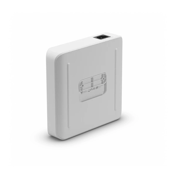 Spravovaný prepínač Ubiquiti so 16 portmi
