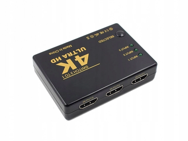 Prepínač 3x na 1 HDMI 4K UHD hub + IR diaľkové ovládanie