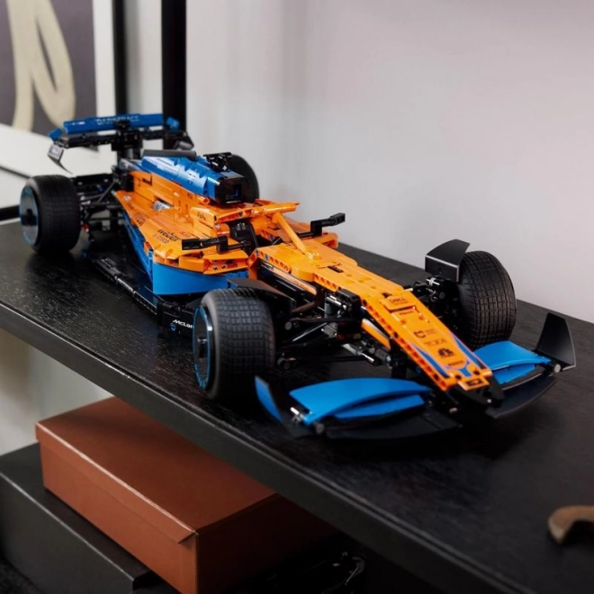 Závodné auto McLaren Formule 1