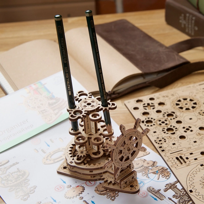 Ugears 3D drevené mechanické puzzle Organizér na písacie potreby