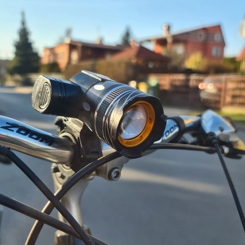 Cyklistická lampa USB T6 s predným a zadným svetlom