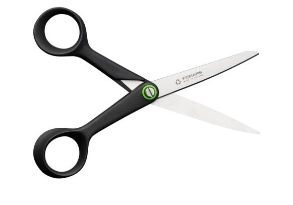 Univerzálne nožnice Fiskars Functional Form ReNew malé 17 cm