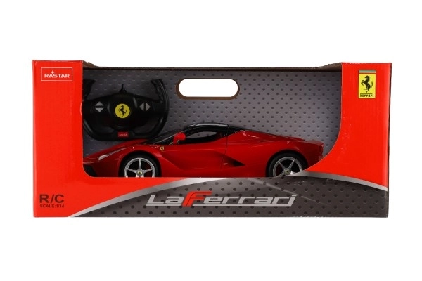 RC červené Ferrari na diaľkové ovládanie