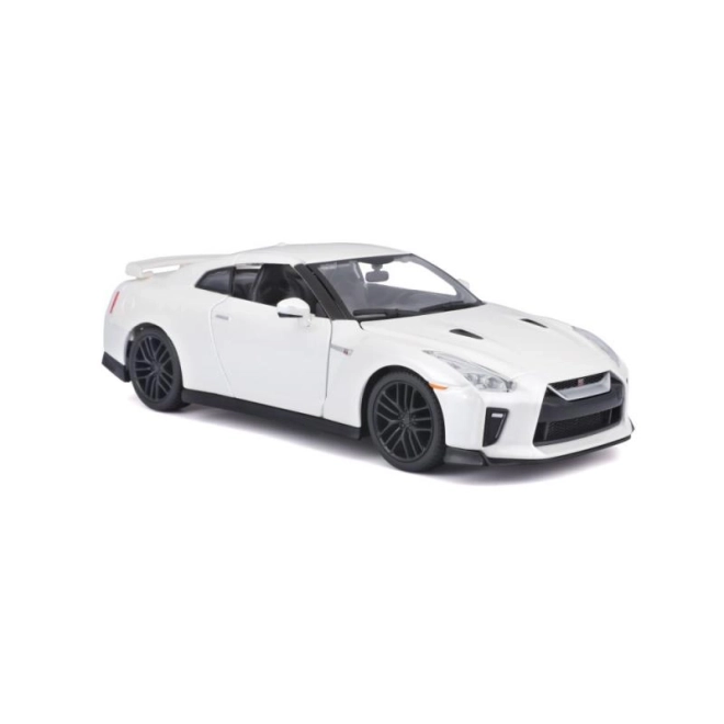 Bburago 1:24 Nissan GT-R Metallic 18-21082 – Biela