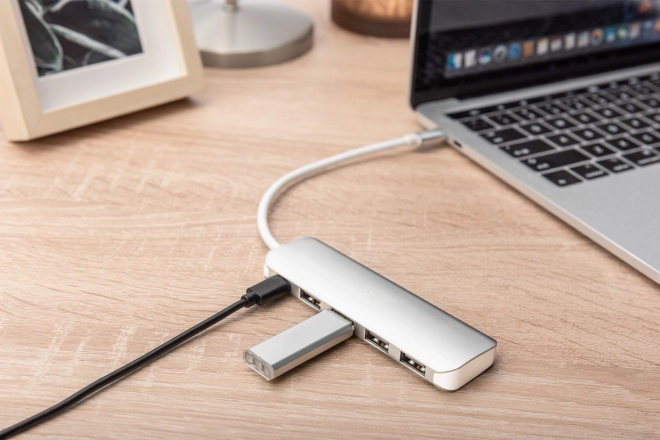USB hub so 4 portami 3.0 SuperSpeed a Power Delivery