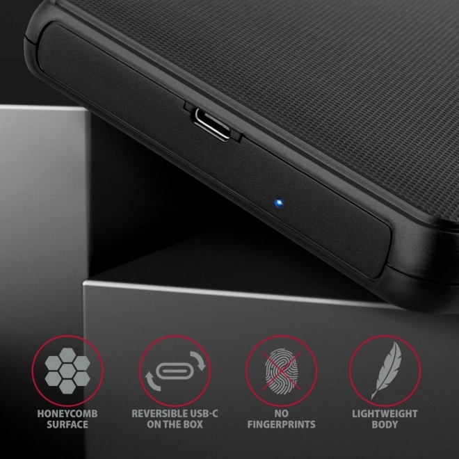 Plastikové vonkajšie puzdro bez skrutiek s USB-C a SATA
