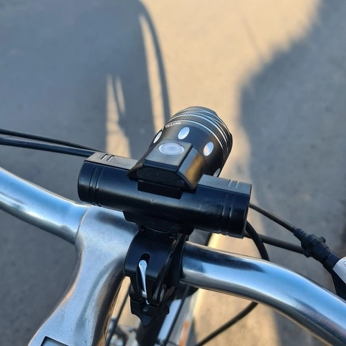 Cyklistická lampa USB T6 s predným a zadným svetlom