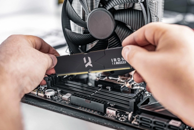 Pamäť IRDM DDR5 32GB (2x16GB) 6000 CL30 čierna