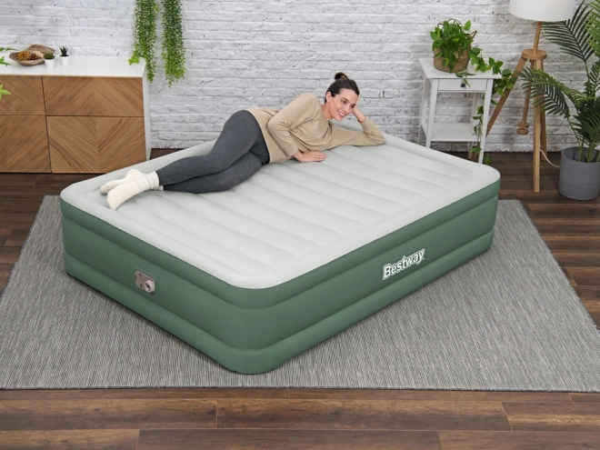 Dvojitý samonafukovací matrac Bestway s pumpou 203x152x46 cm