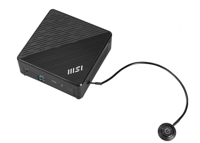 Mini počítač Cubi N s trojitým monitorom