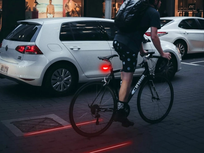 Laserové zadné svetlo na bicykel