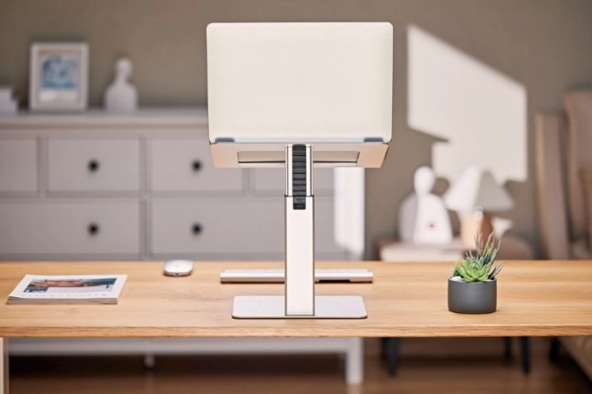 Ergonomická strieborná stojan na notebook s nastaviteľnou výškou