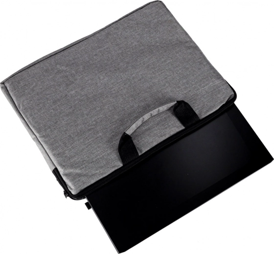 Praktická vonkajšia kapsa