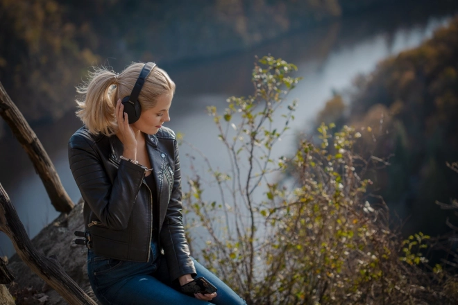 Štýlové stereo slúchadlá s odnímateľným káblom