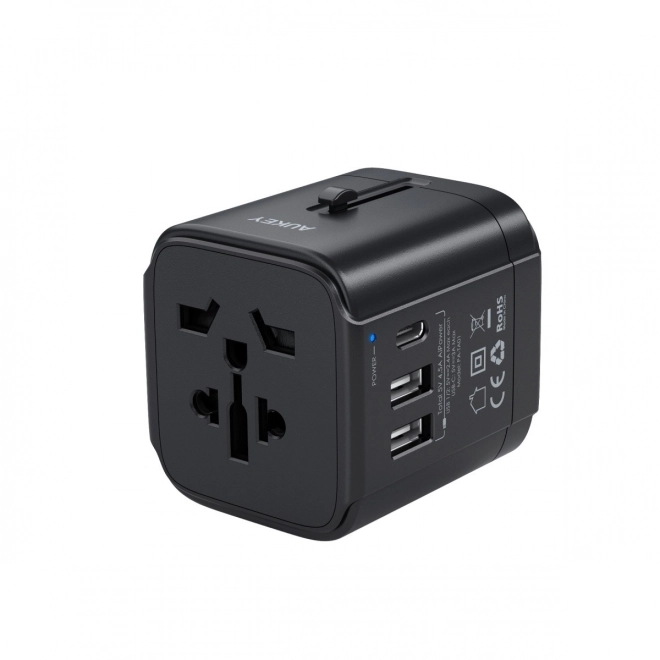 Univerzálny cestovný adaptér AUKEY s 2x USB A a 1x USB C