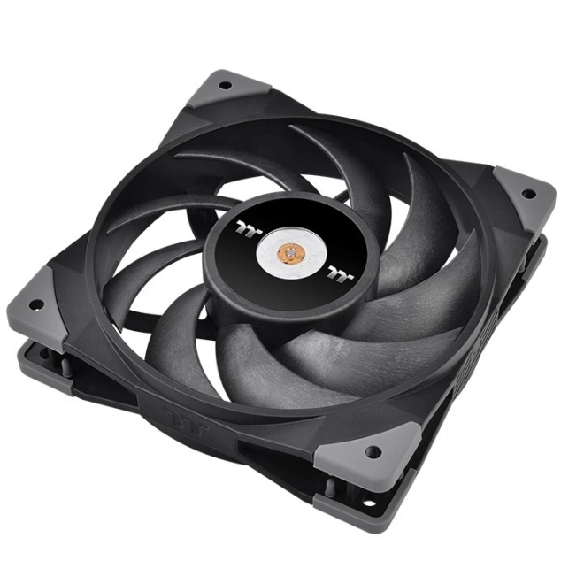 Ventilátor s hydraulickým ložiskom od Thermaltake 12 cm