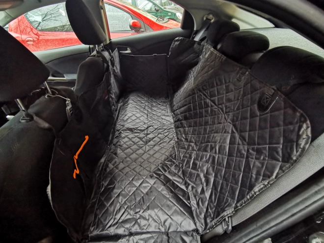 Vodeodolný a protišmykový materiál