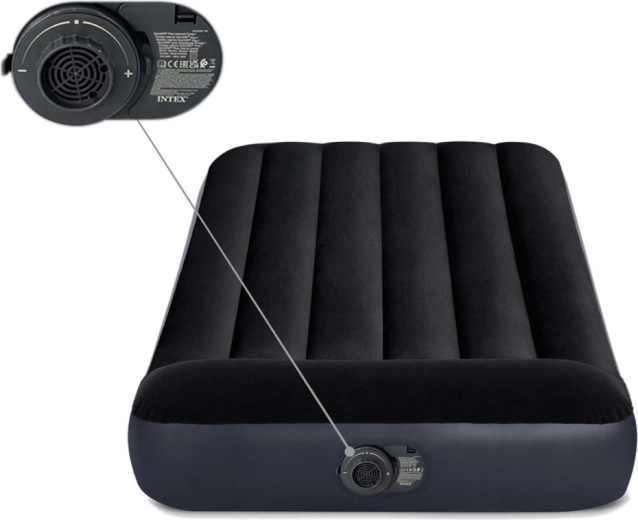 Integrovaná elektrická pumpa – nafúknete za pár minút