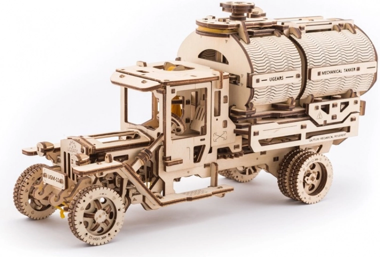 Cisterna s mechanickými detailmi