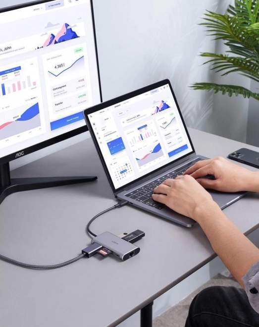 Aukey hliníkový USB-C hub 8v1