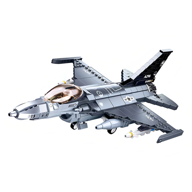 Realistický model stíhačky F‑16 s detailnou výzbrojou