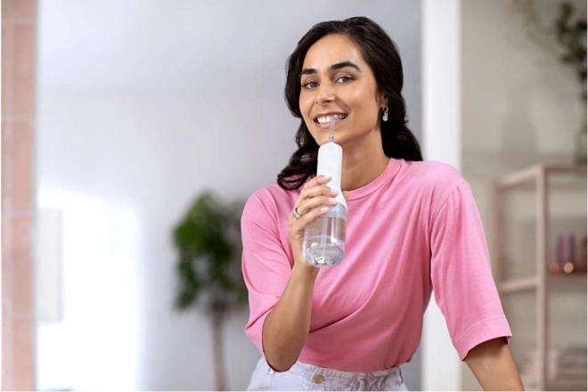 Biely prúdiaci irigátor Philips Sonicare